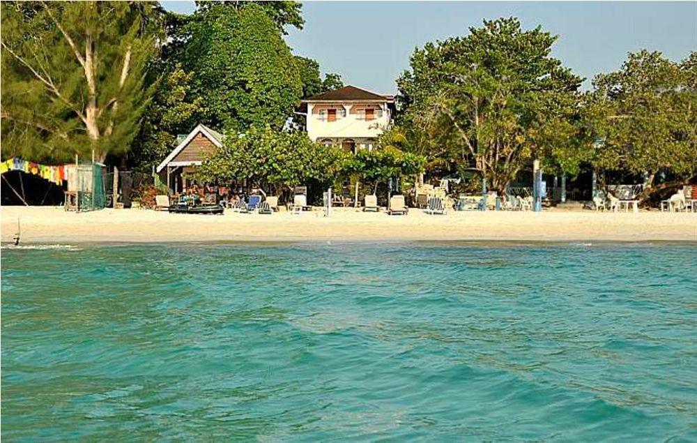 Secret Cabins At Firefly Beach Cottage Negril Eksteriør bilde