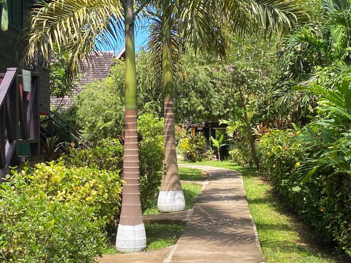 Secret Cabins At Firefly Beach Cottage Negril Eksteriør bilde